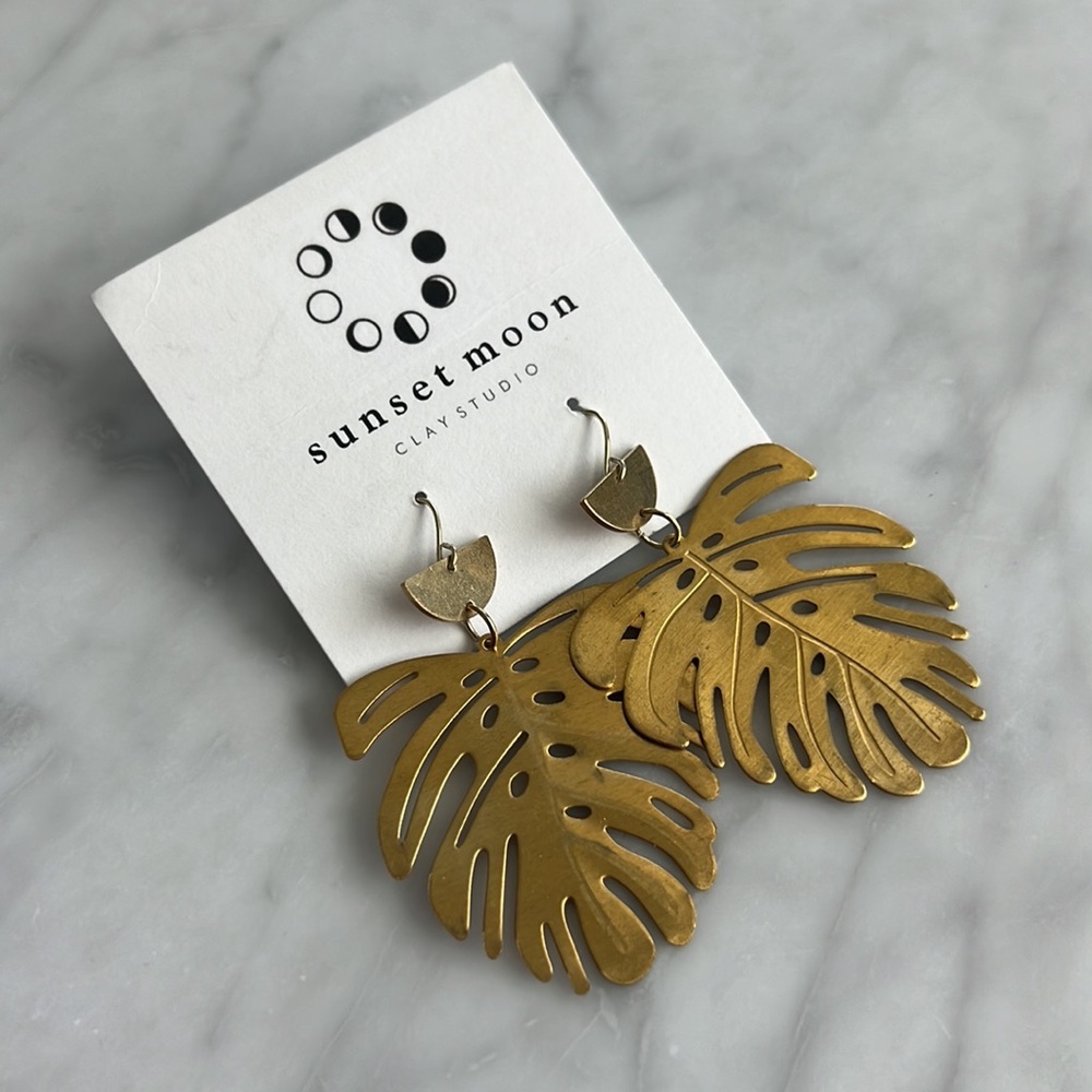 🌼HANDMADE🌼 Brass Monstera Leaf Earrings, Large